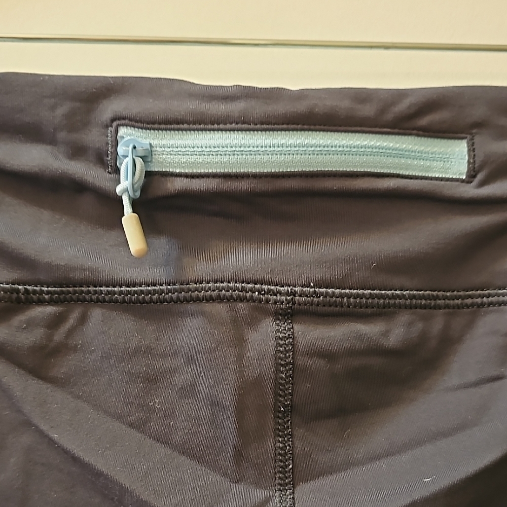 213. Lululemon Fast and Free Crop - Picture 5 of 11